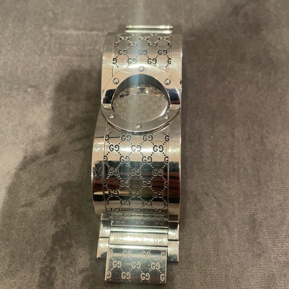 Gucci bangle watch - Picture 3 of 3